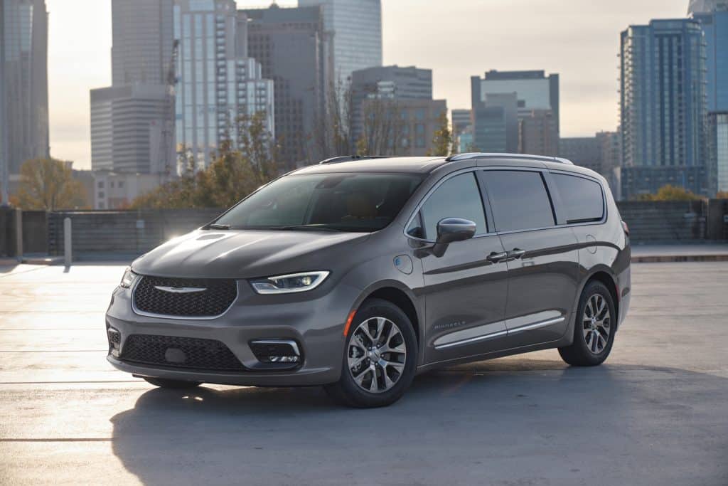 Chrysler Pacifica Named Best Minivan for Families at 2024 Best Cars for Families Awards in U.S. News & World Report